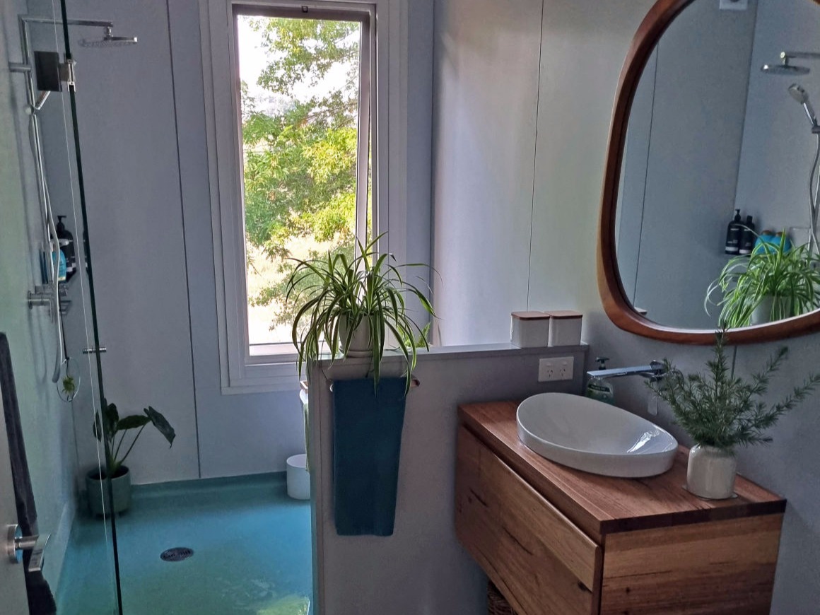 MAAP House-Hybrid Modular stylish vinyl bathroom